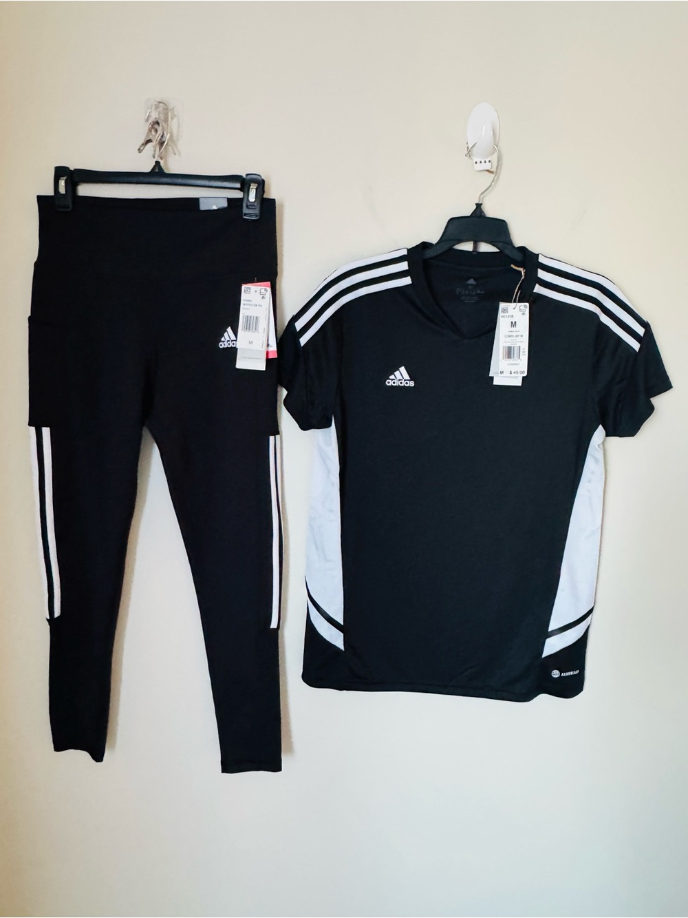 adidas women’s Black & White Set - Top and Leggings new size medium. #19